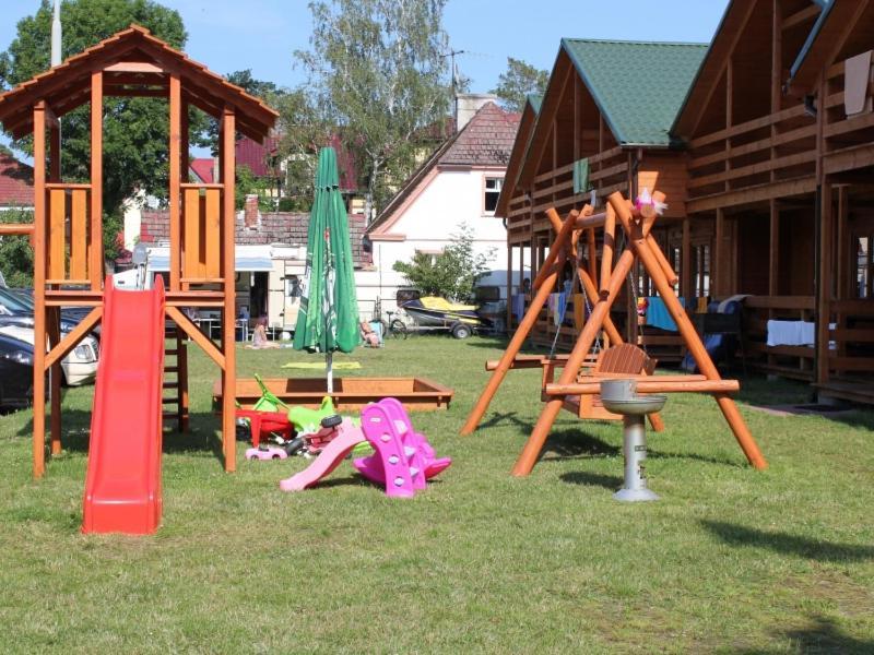 Mlodziezowy Domek Dla Grup Eldorado Mielno Centrum, 200M Od Morza ภายนอก รูปภาพ