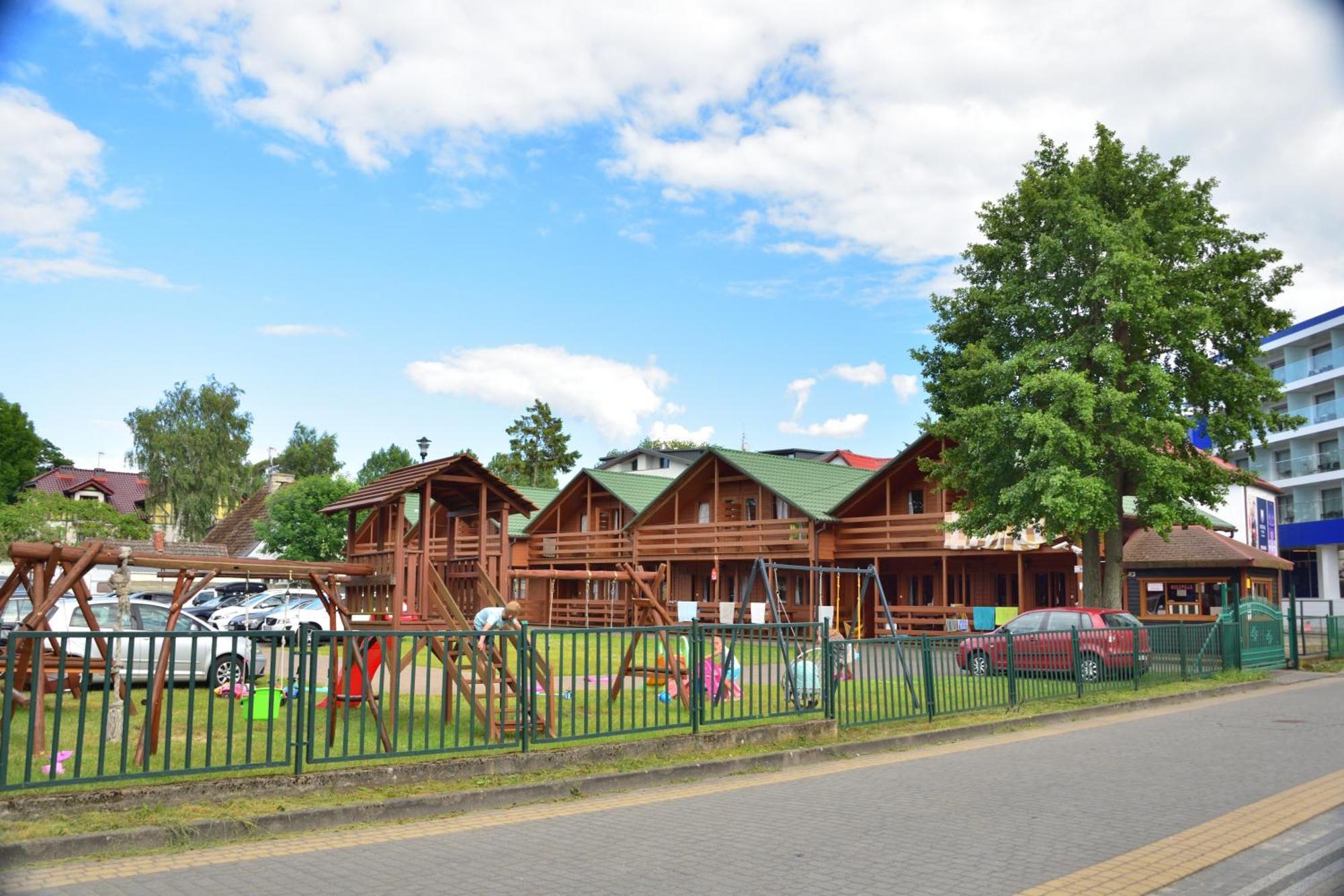 Mlodziezowy Domek Dla Grup Eldorado Mielno Centrum, 200M Od Morza ภายนอก รูปภาพ